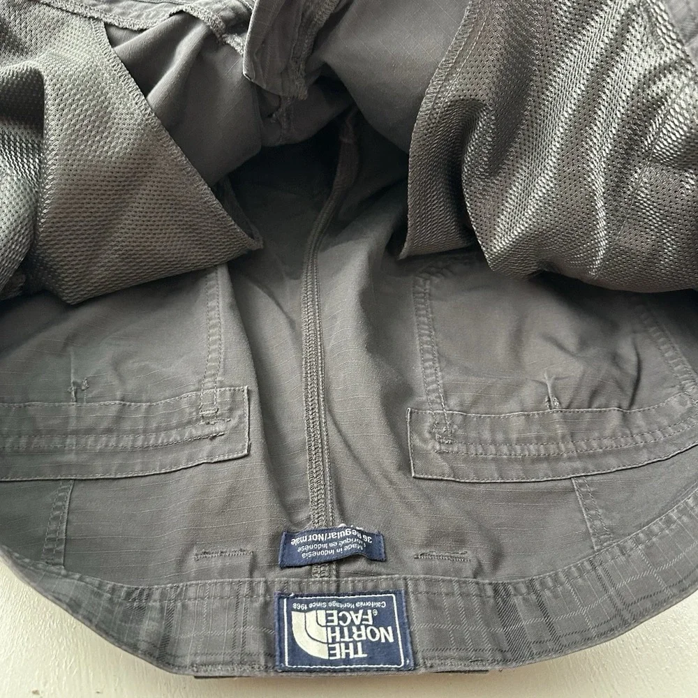 VTG  The North Face Cargo Plaid Shorts Men 36 x 11 Gray Hiking Outdoor Gorpcore